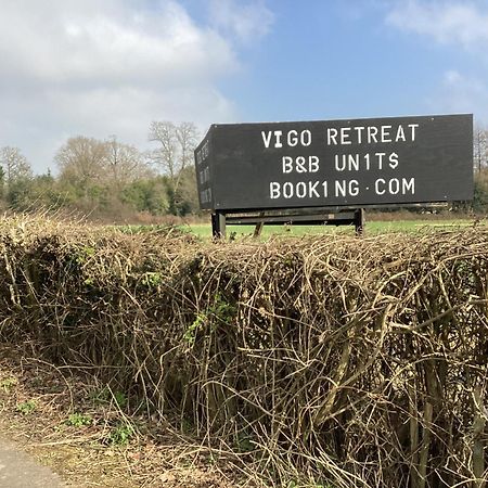 Vigo Village Barn 5 Bed & Breakfast エクステリア 写真